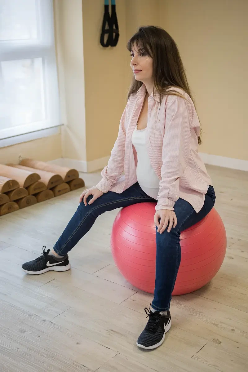 Pilates para embarazadas en Matronastur Gijón con fisioterapeuta